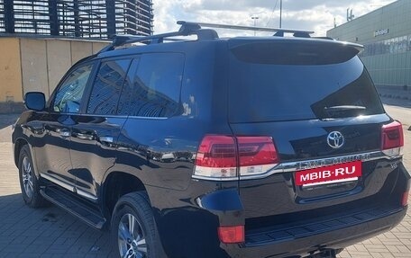 Toyota Land Cruiser 200, 2018 год, 6 900 000 рублей, 5 фотография