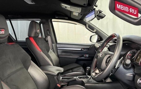 Toyota Hilux VIII, 2024 год, 4 500 000 рублей, 13 фотография