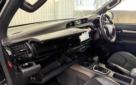 Toyota Hilux VIII, 2024 год, 4 500 000 рублей, 24 фотография