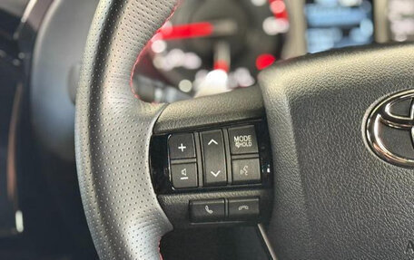 Toyota Hilux VIII, 2024 год, 4 500 000 рублей, 33 фотография