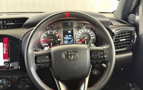 Toyota Hilux VIII, 2024 год, 4 500 000 рублей, 38 фотография