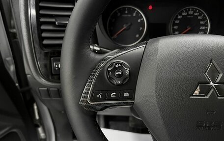 Mitsubishi Outlander III рестайлинг 3, 2017 год, 1 595 000 рублей, 19 фотография