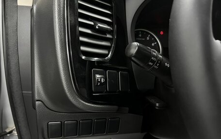 Mitsubishi Outlander III рестайлинг 3, 2017 год, 1 595 000 рублей, 22 фотография