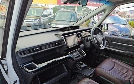 Honda Stepwgn IV, 2016 год, 1 510 000 рублей, 4 фотография