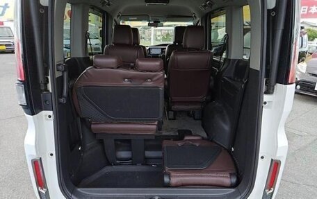 Honda Stepwgn IV, 2016 год, 1 510 000 рублей, 13 фотография