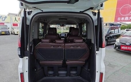 Honda Stepwgn IV, 2016 год, 1 510 000 рублей, 14 фотография