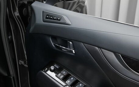 Toyota Vellfire II, 2018 год, 4 500 000 рублей, 17 фотография