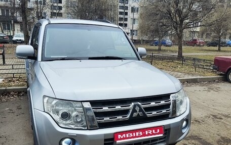 Mitsubishi Pajero IV, 2011 год, 2 000 000 рублей, 1 фотография
