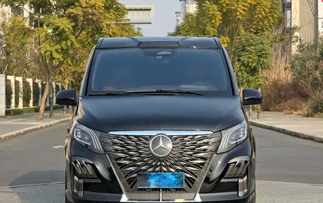 Mercedes-Benz Vito, 2024 год, 7 000 000 рублей, 2 фотография