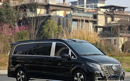 Mercedes-Benz Vito, 2024 год, 7 000 000 рублей, 3 фотография