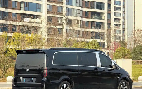 Mercedes-Benz Vito, 2024 год, 7 000 000 рублей, 4 фотография