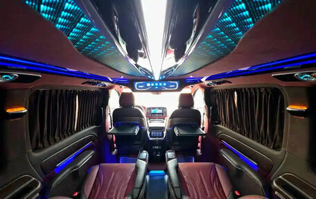 Mercedes-Benz Vito, 2024 год, 7 000 000 рублей, 17 фотография