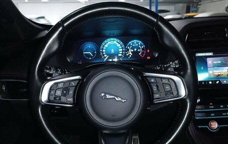 Jaguar F-Pace, 2016 год, 2 850 000 рублей, 16 фотография