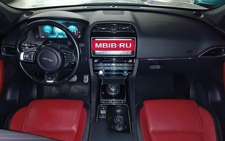 Jaguar F-Pace, 2016 год, 2 850 000 рублей, 14 фотография