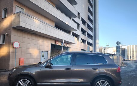 Volkswagen Touareg III, 2012 год, 1 985 000 рублей, 8 фотография