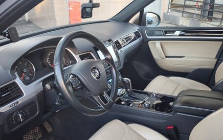 Volkswagen Touareg III, 2012 год, 1 985 000 рублей, 10 фотография