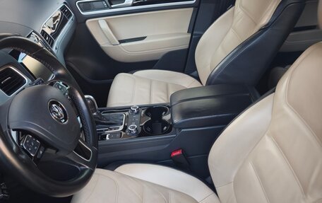 Volkswagen Touareg III, 2012 год, 1 985 000 рублей, 11 фотография