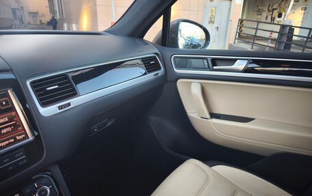 Volkswagen Touareg III, 2012 год, 1 985 000 рублей, 14 фотография