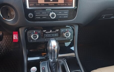 Volkswagen Touareg III, 2012 год, 1 985 000 рублей, 13 фотография