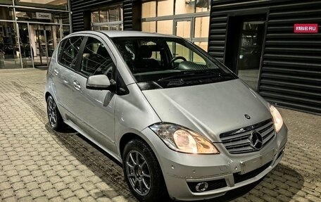 Mercedes-Benz A-Класс, 2011 год, 1 190 000 рублей, 2 фотография