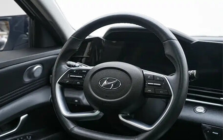 Hyundai Elantra, 2022 год, 1 190 000 рублей, 12 фотография