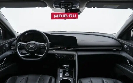 Hyundai Elantra, 2022 год, 1 190 000 рублей, 11 фотография