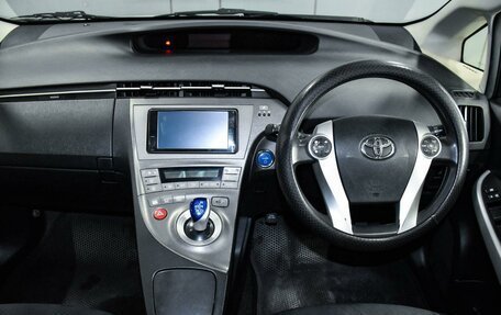 Toyota Prius, 2012 год, 1 199 000 рублей, 11 фотография