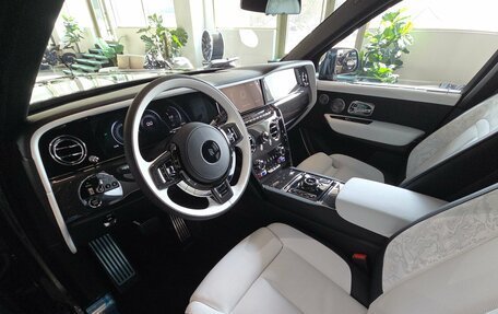 Rolls-Royce Cullinan, 2026 год, 72 000 000 рублей, 8 фотография