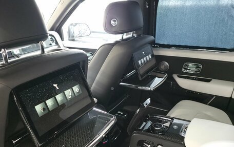 Rolls-Royce Cullinan, 2026 год, 72 000 000 рублей, 18 фотография