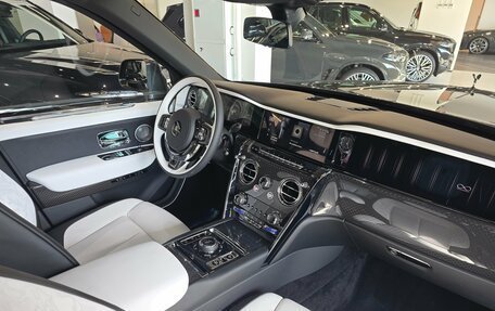 Rolls-Royce Cullinan, 2026 год, 72 000 000 рублей, 9 фотография