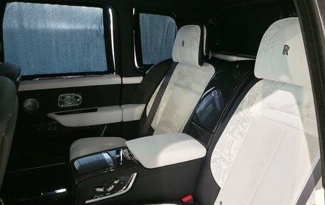 Rolls-Royce Cullinan, 2026 год, 72 000 000 рублей, 14 фотография