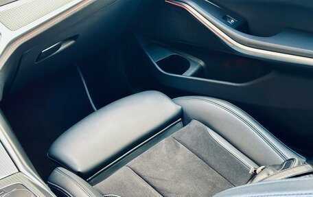 BMW 3 серия, 2019 год, 3 299 700 рублей, 18 фотография