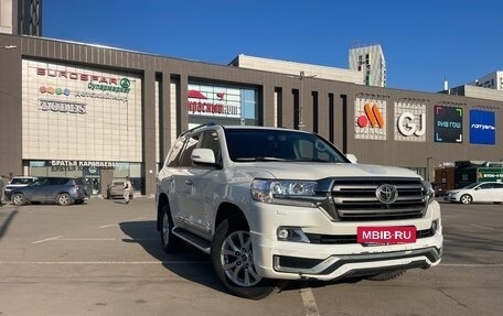 Toyota Land Cruiser 200, 2018 год, 5 650 000 рублей, 7 фотография