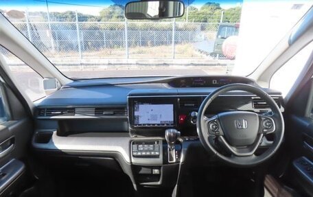 Honda Stepwgn IV, 2021 год, 1 950 000 рублей, 5 фотография