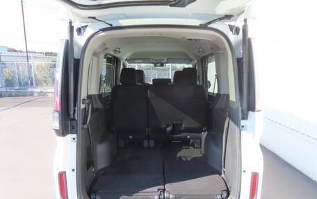 Honda Stepwgn IV, 2021 год, 1 950 000 рублей, 21 фотография