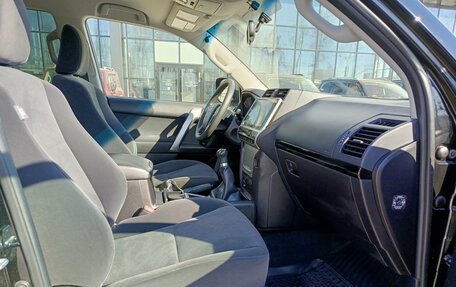 Toyota Land Cruiser Prado 150 рестайлинг 2, 2018 год, 5 050 000 рублей, 13 фотография