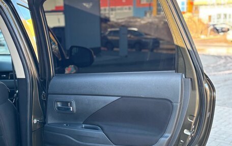 Mitsubishi Outlander III рестайлинг 3, 2018 год, 2 380 000 рублей, 10 фотография