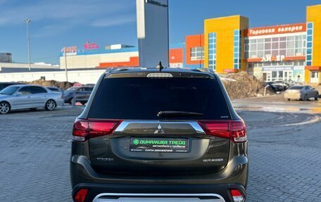 Mitsubishi Outlander III рестайлинг 3, 2018 год, 2 380 000 рублей, 6 фотография