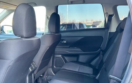 Mitsubishi Outlander III рестайлинг 3, 2018 год, 2 380 000 рублей, 13 фотография