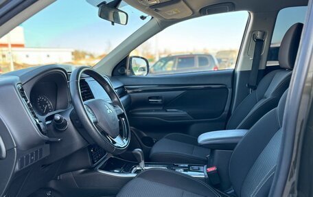 Mitsubishi Outlander III рестайлинг 3, 2018 год, 2 380 000 рублей, 16 фотография