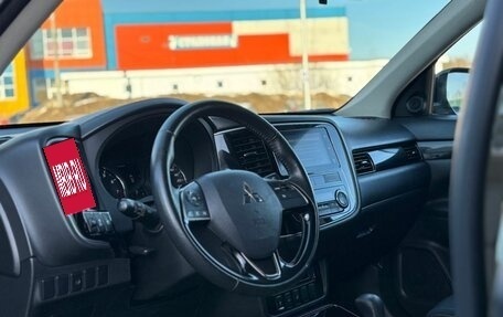 Mitsubishi Outlander III рестайлинг 3, 2018 год, 2 380 000 рублей, 17 фотография