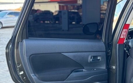 Mitsubishi Outlander III рестайлинг 3, 2018 год, 2 380 000 рублей, 12 фотография