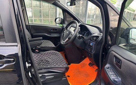 Toyota Voxy III, 2014 год, 1 680 000 рублей, 10 фотография