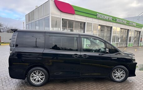 Toyota Voxy III, 2014 год, 1 680 000 рублей, 9 фотография