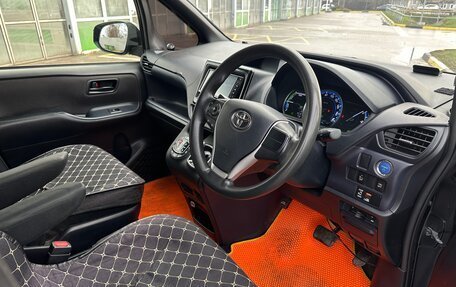 Toyota Voxy III, 2014 год, 1 680 000 рублей, 11 фотография