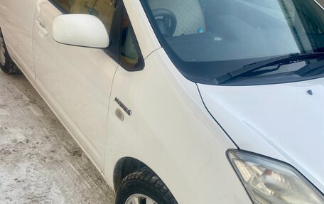 Toyota Prius, 2010 год, 1 050 000 рублей, 6 фотография