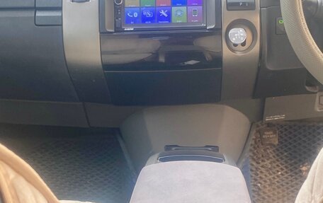 Toyota Prius, 2010 год, 1 050 000 рублей, 9 фотография