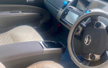 Toyota Prius, 2010 год, 1 050 000 рублей, 13 фотография