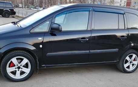 Opel Zafira B, 2011 год, 695 000 рублей, 3 фотография