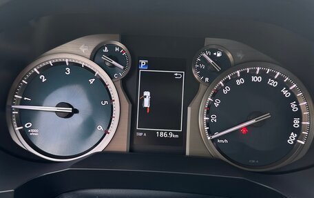 Toyota Land Cruiser Prado 150 рестайлинг 2, 2021 год, 6 750 000 рублей, 9 фотография